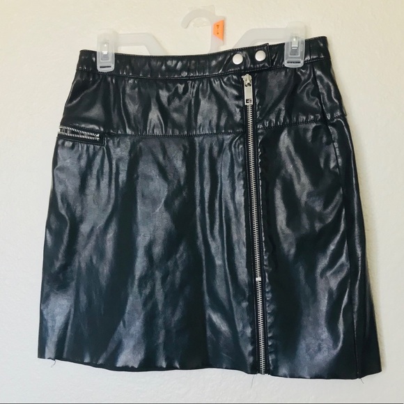H&M Shiny Vinyl Zipper Skirt - Picture 10 of 10